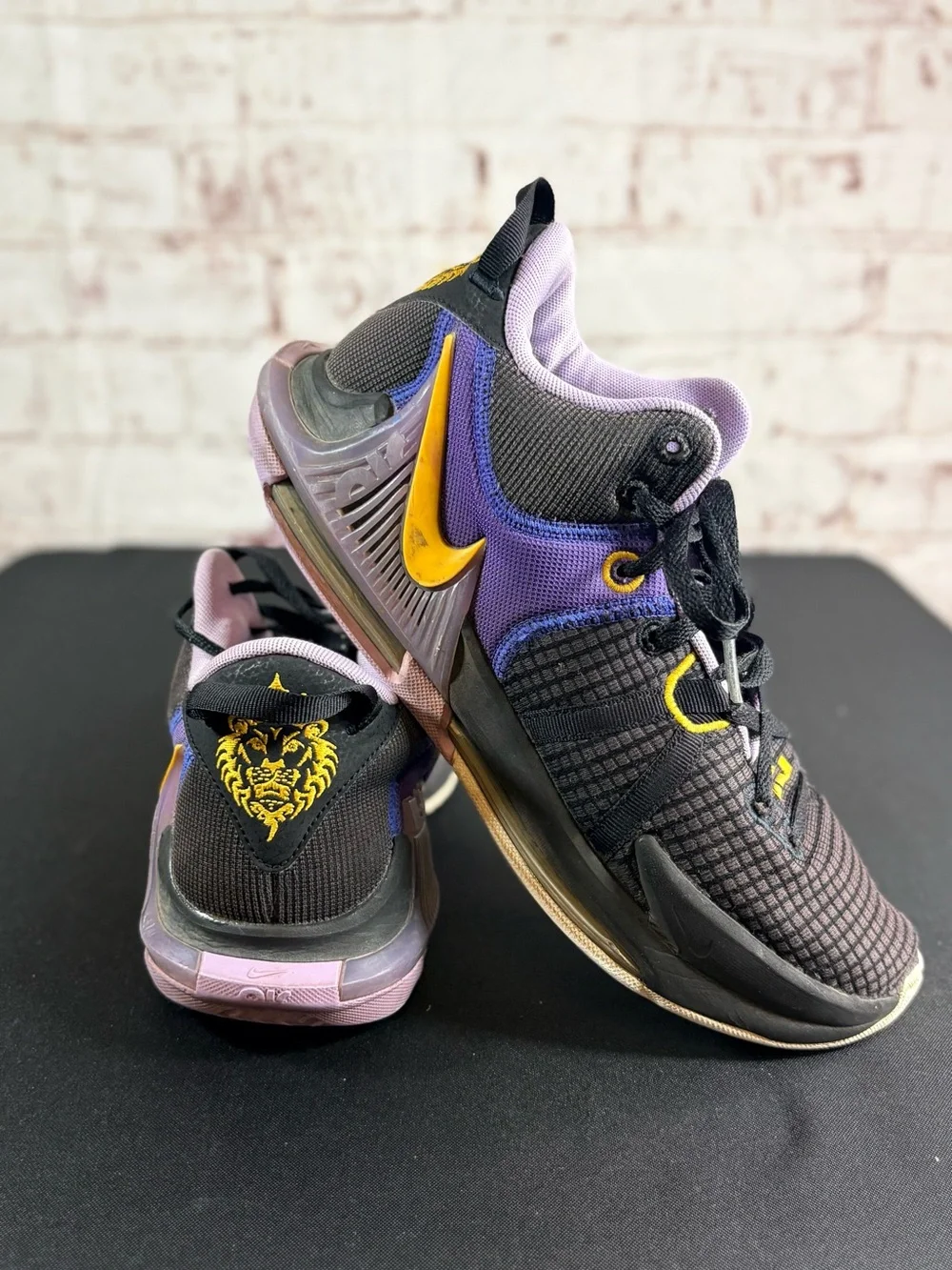 Nike mensBlack, Purple & Yellow Basketball Sneakers